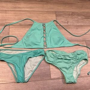 Bikini top and two bottoms